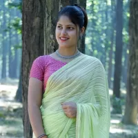 अनीशा रांगड़ उत्तराखंड की लोकगायिका का जीवन परिचय