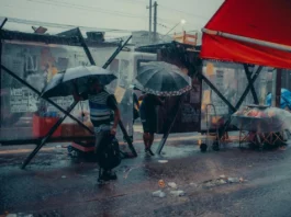 नैनीताल में आज भारी बारिश का अलर्ट, सभी स्कूल-आंगनबाड़ी केंद्र रहेंगे बंद