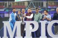 उत्तराखंड प्रीमियर लीग: सीएम धामी ने यू.एस.एन इंडियन टीम को दी ट्रॉफी, खिलाड़ियों को किया सम्मानित