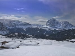 उत्तराखंड: बर्फबारी और कोहरे के बीच ठंड का कहर, औली बना सर्दियों का स्वर्ग