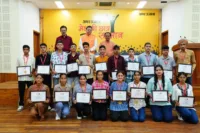 मुख्यमंत्री धामी ने 75 मेधावी छात्रों को सम्मानित किया, गुणवत्तापूर्ण शिक्षा पर जोर