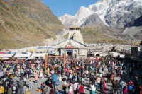 केदारनाथ यात्रा ने तोड़े रिकॉर्ड: एक महीने में 2 अरब से ज़्यादा का कारोबार, 7 लाख श्रद्धालुओं ने किए दर्शन